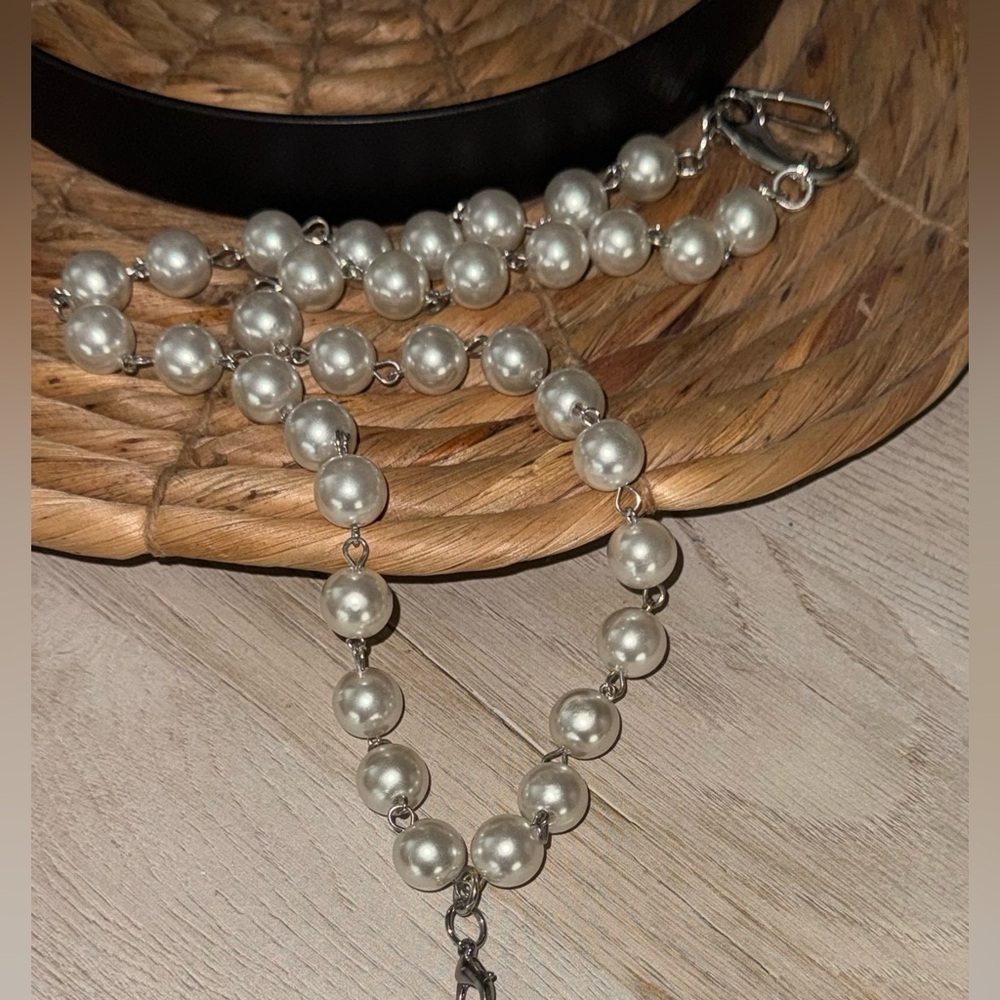 Hand-Assembled Pearl Necklace - Picture 5 of 6